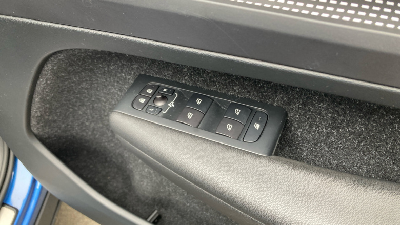 Volvo Xc40 1.5 T3 R DESIGN 5dr Petrol Estate